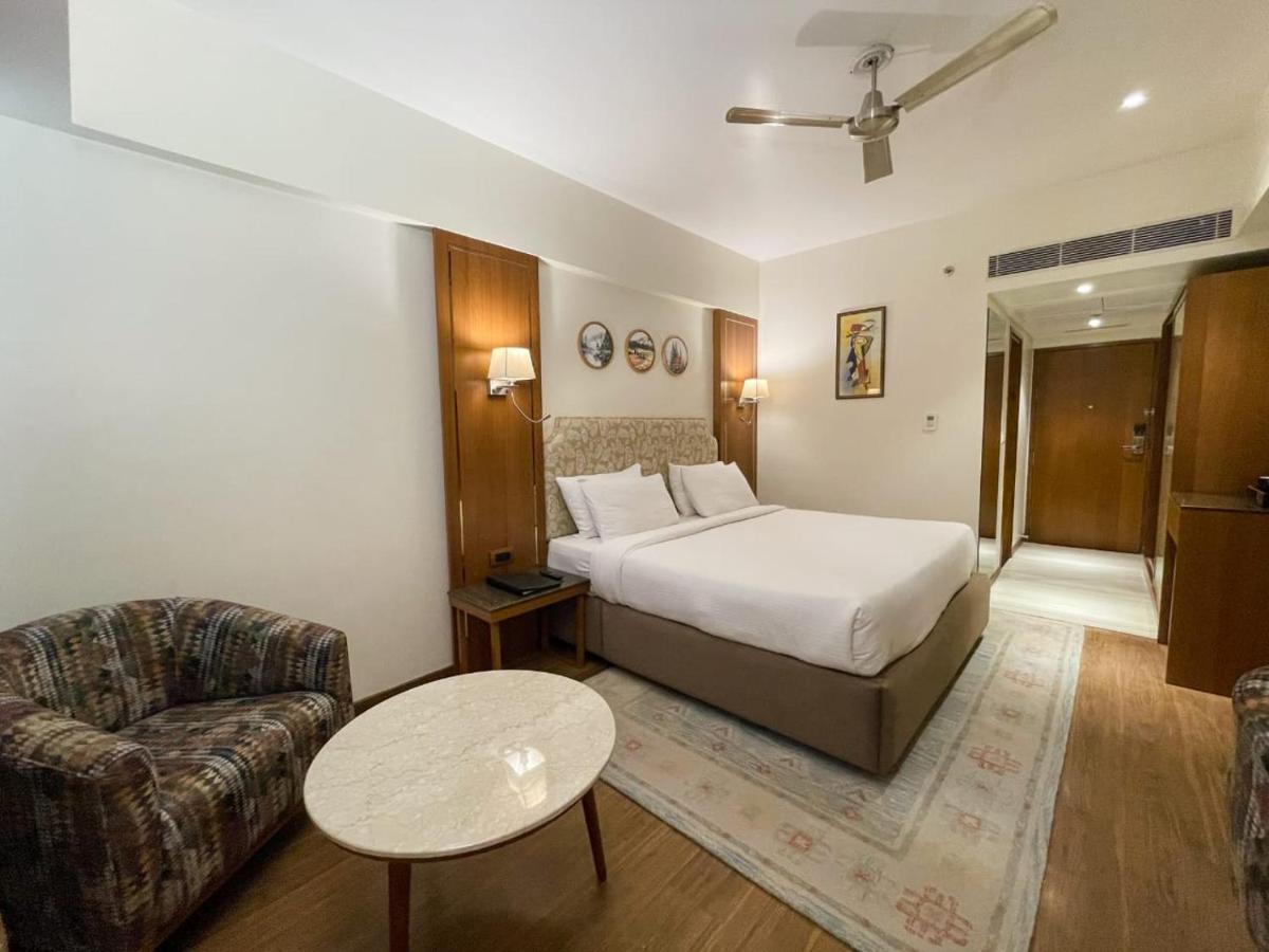 Comfort Hotel Vista Lucknow Buitenkant foto