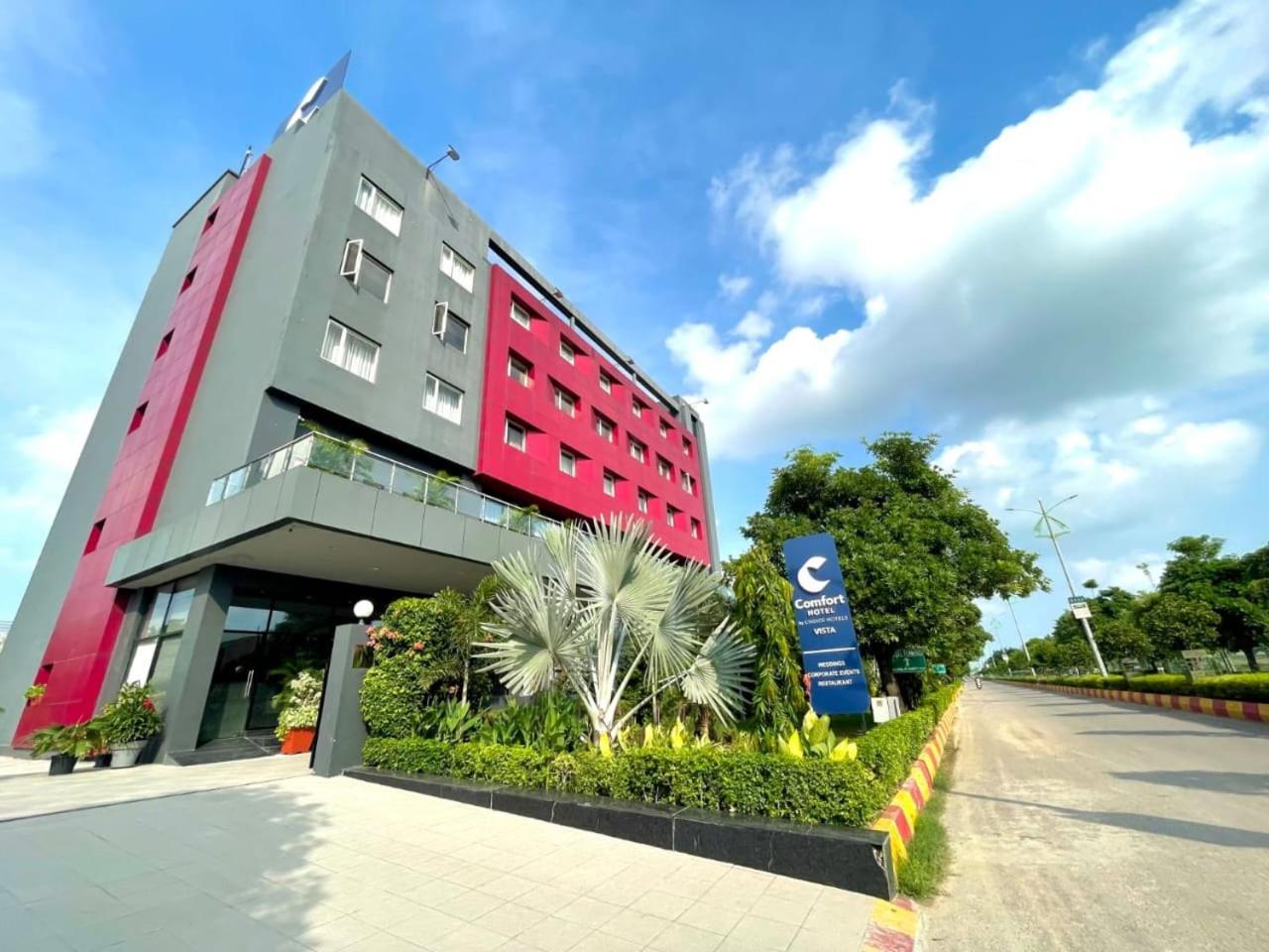 Comfort Hotel Vista Lucknow Buitenkant foto